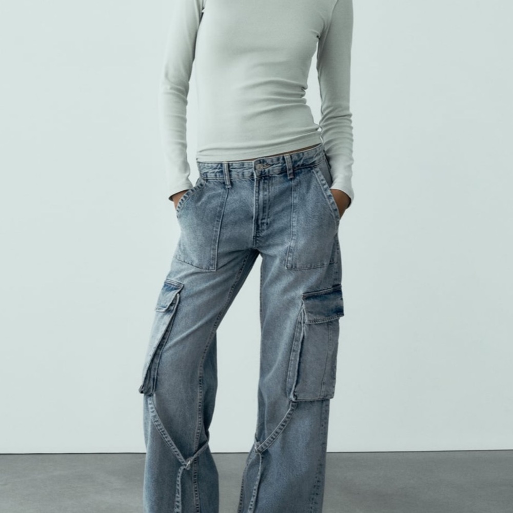 Zara Mid-Rise TYF Cargo Jeans size 6